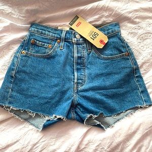 Levi’s short